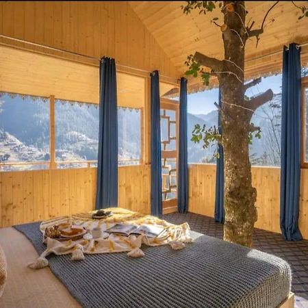 فيلا Into The Woods Treehouse Jibhi المظهر الخارجي الصورة