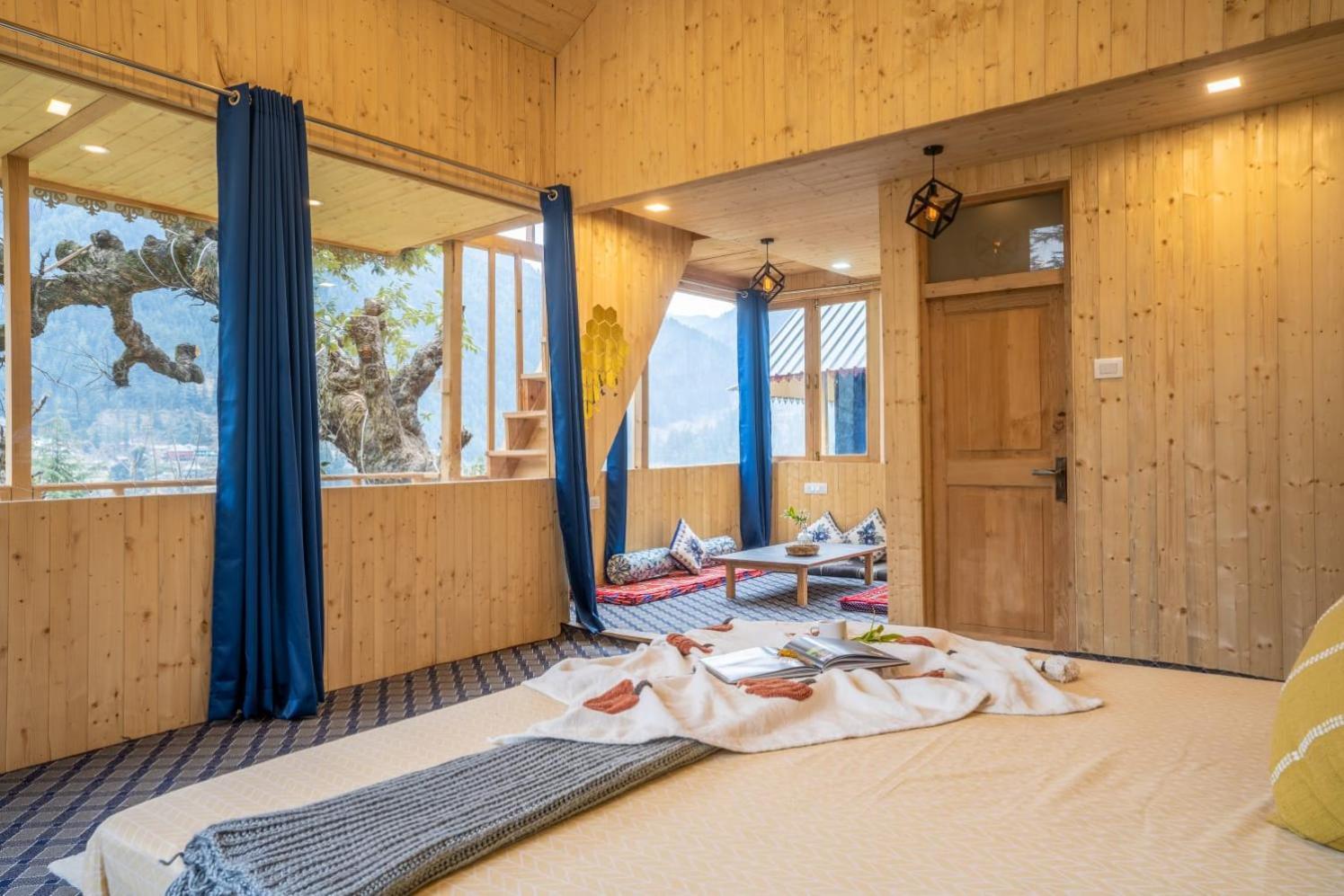 فيلا Into The Woods Treehouse Jibhi المظهر الخارجي الصورة