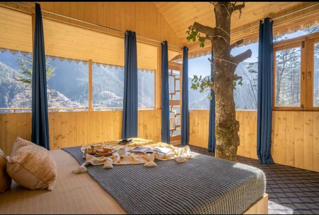 فيلا Into The Woods Treehouse Jibhi المظهر الخارجي الصورة