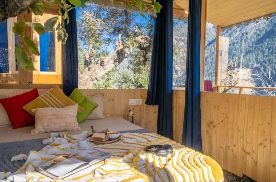 فيلا Into The Woods Treehouse Jibhi المظهر الخارجي الصورة